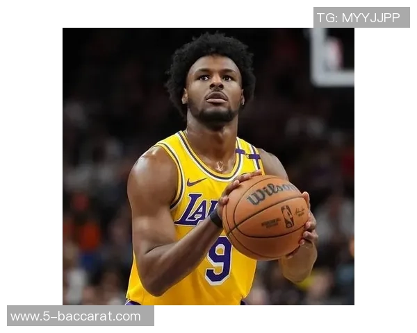 夸梅：布朗尼若想首发需提升接球投篮能力不能只依赖老爸的三分训练