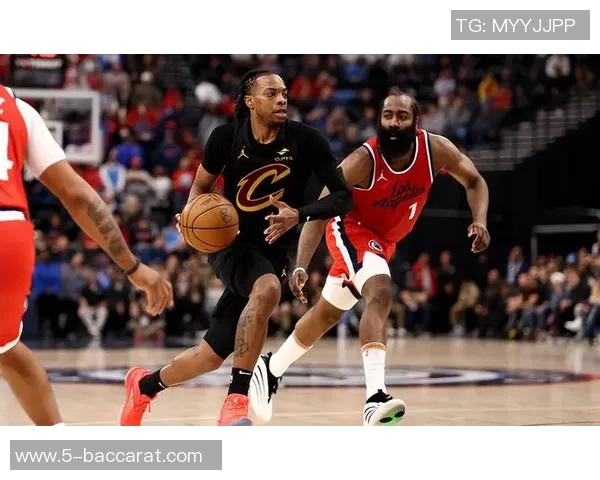 加兰表现低迷仅得6分13投2中状态堪忧助攻虽多难掩失利