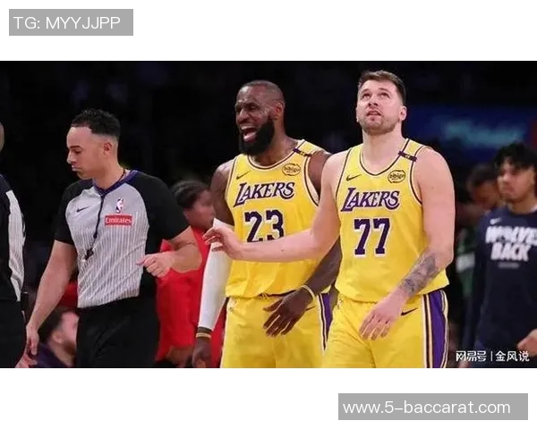 湖人对阵太阳首发阵容解析詹姆斯复出对位狄龙艾顿迎战马威